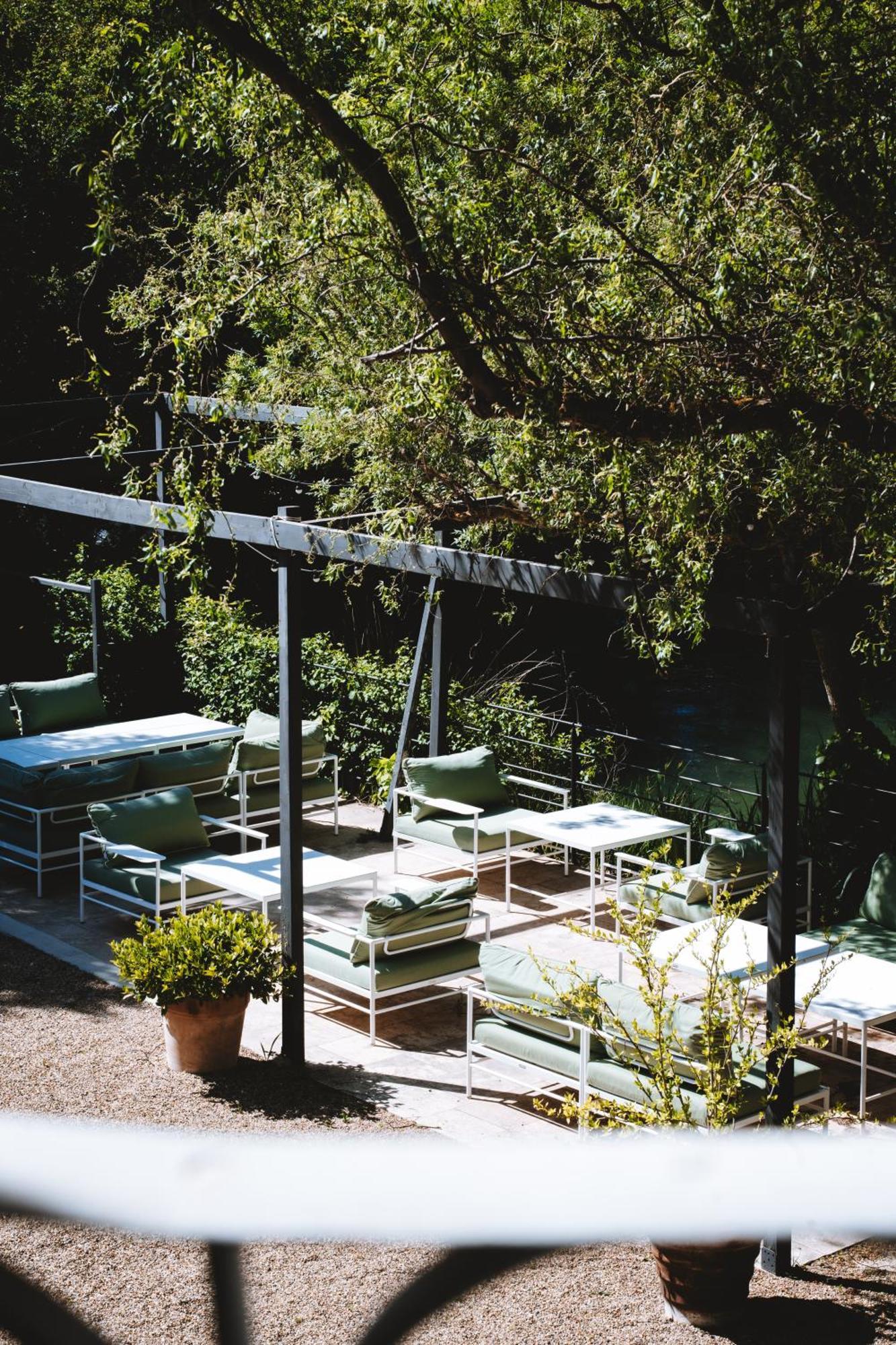 Bastide Rose Hotel Le Thor Bagian luar foto