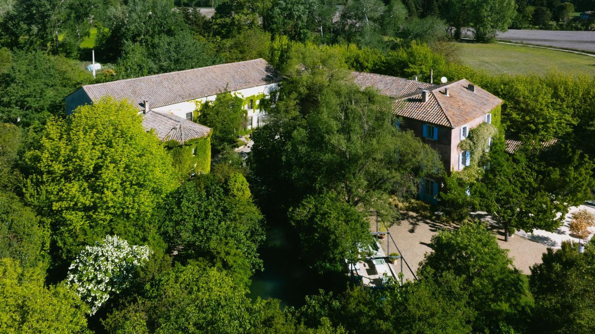 Bastide Rose Hotel Le Thor Bagian luar foto