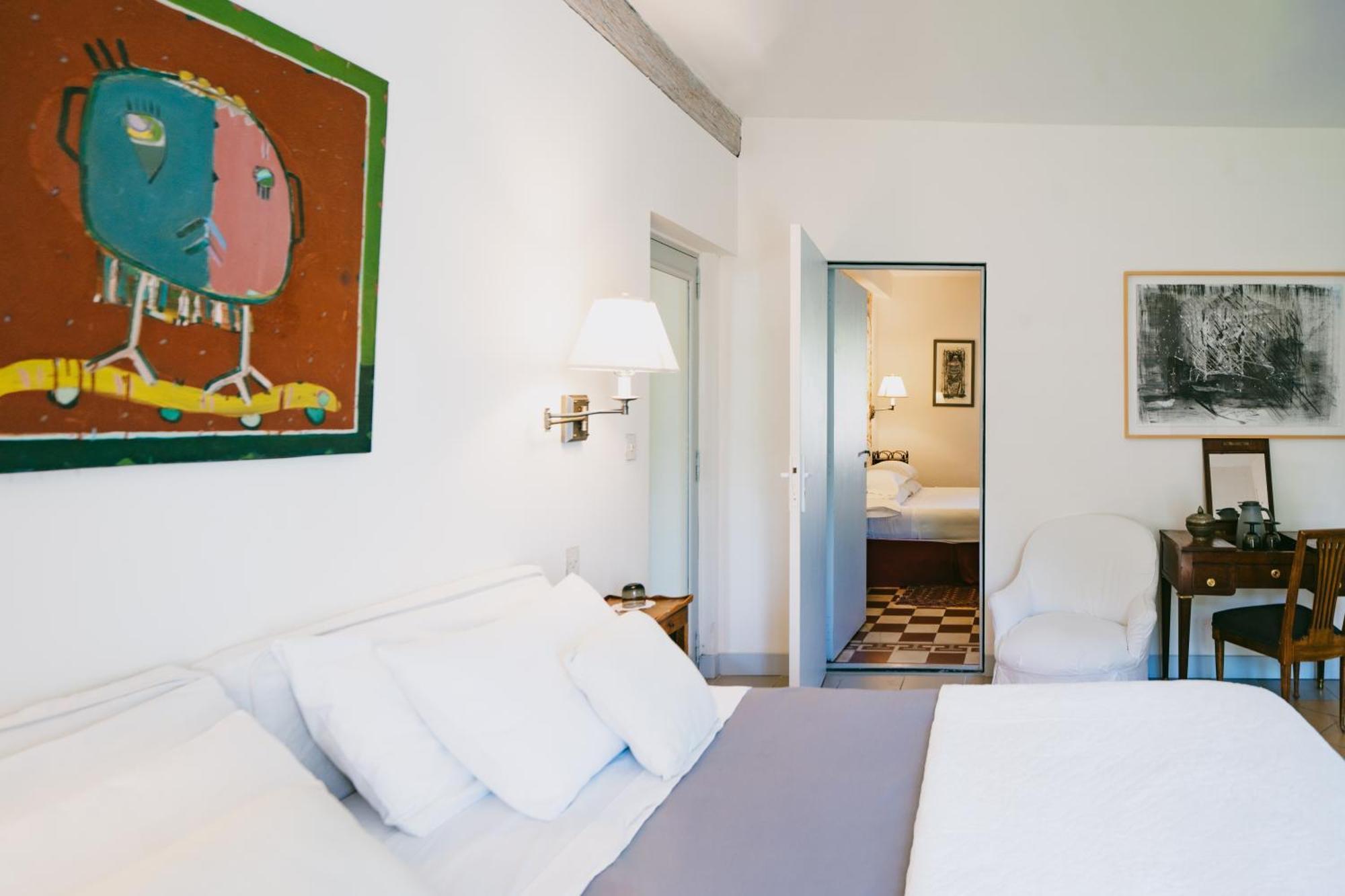Bastide Rose Hotel Le Thor Bagian luar foto