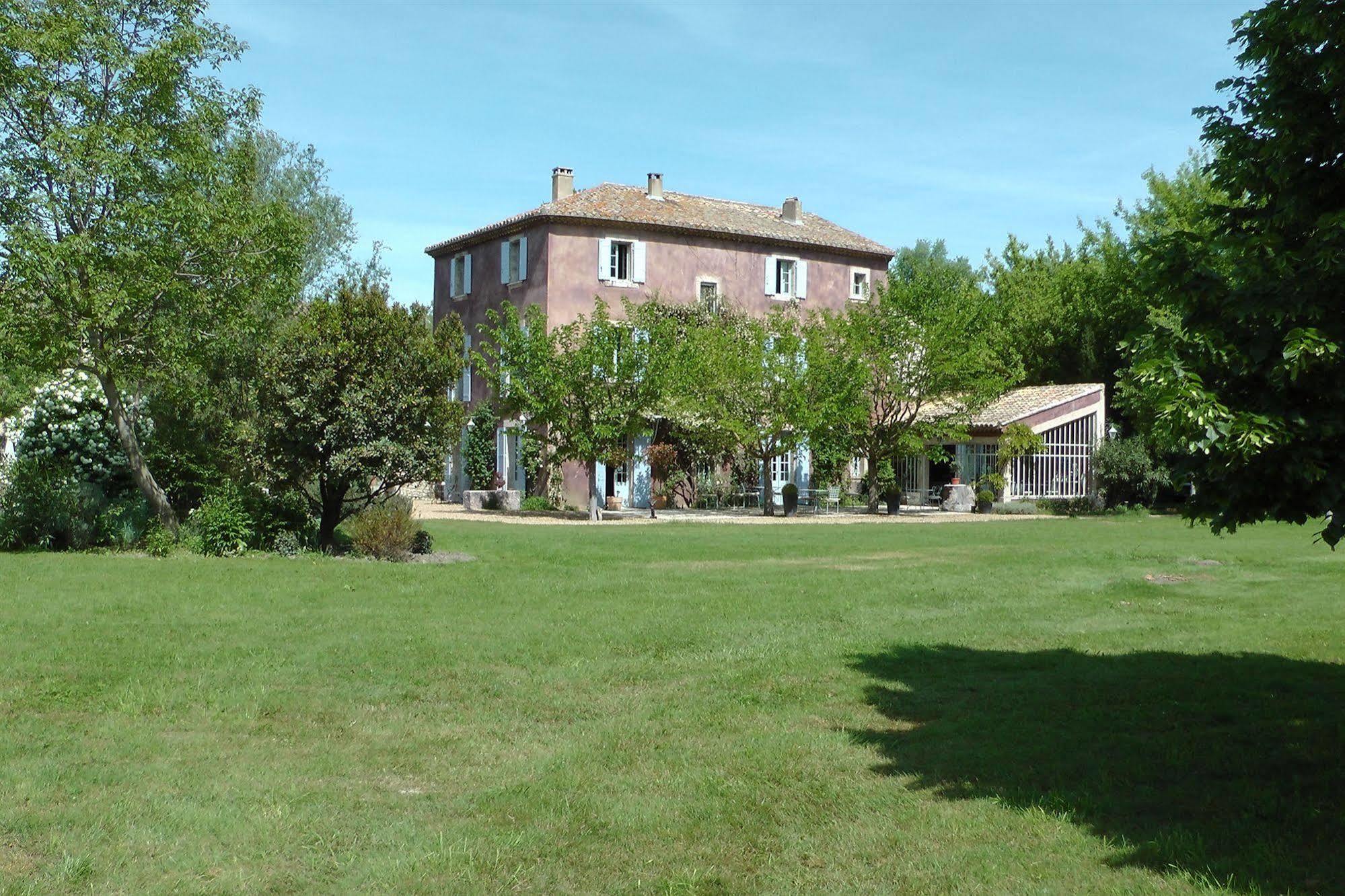 Bastide Rose Hotel Le Thor Bagian luar foto